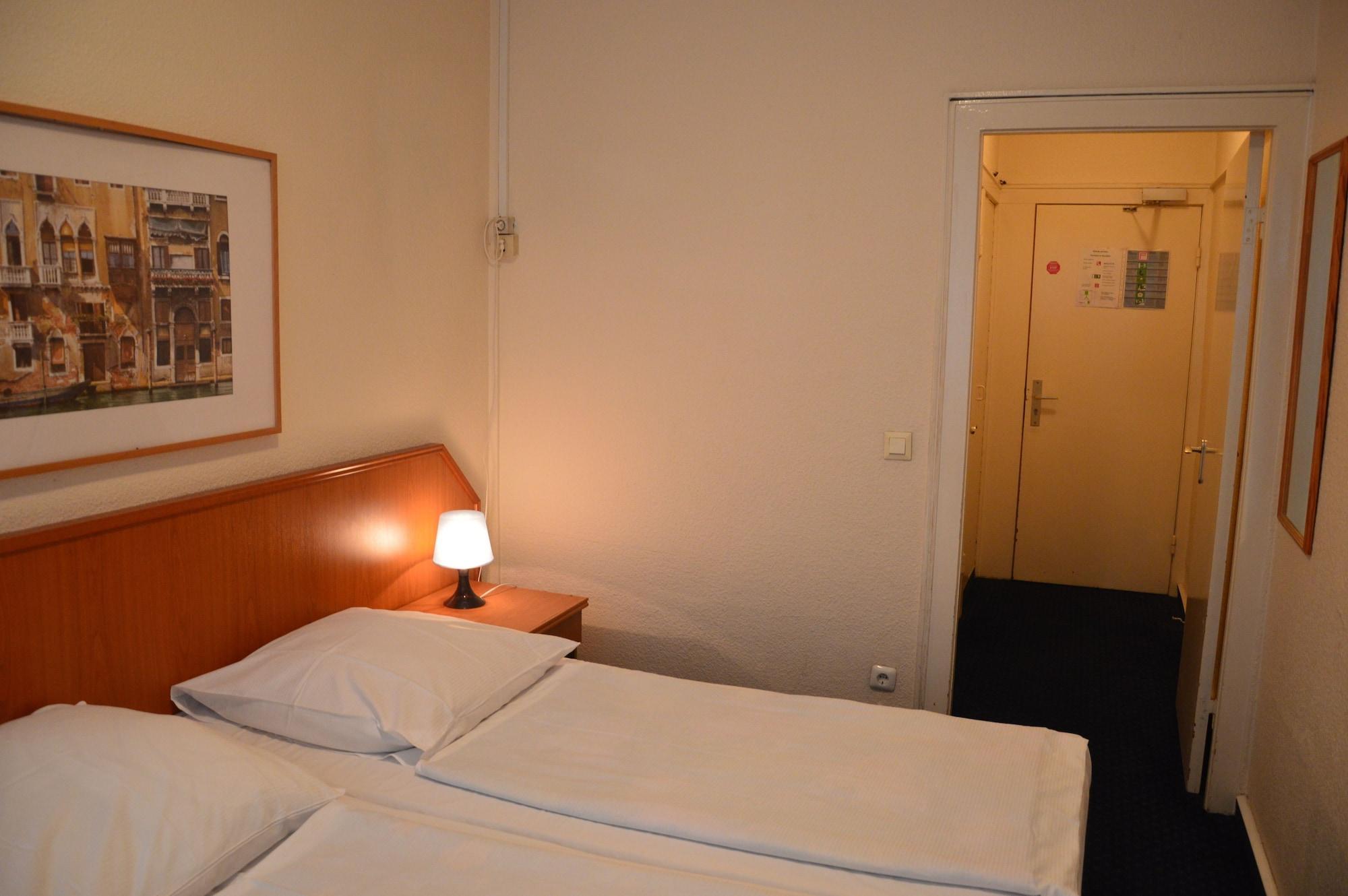 Hotel Mercedes/Centrum Hamburg Exterior photo